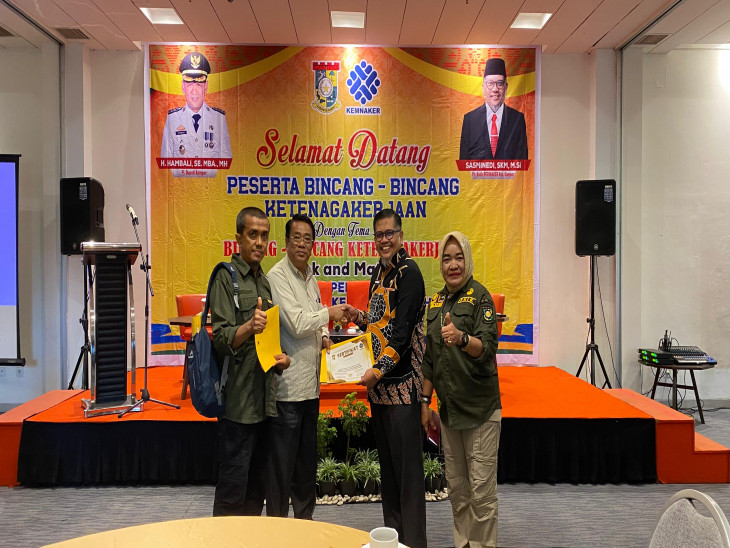 Pj Bupati Melalui Disperinaker Kampar Hadiri Kegiatan Bincang - Bincang Ketenagakerjaan