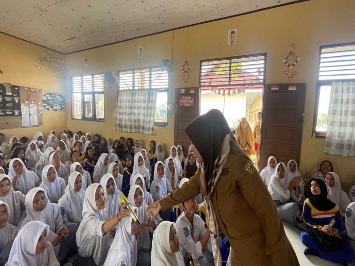 Sosialisasikan Anti Perundungan di SMAN 5 Tapung, Berikut Disampaikan DPPKBP3A Kampar