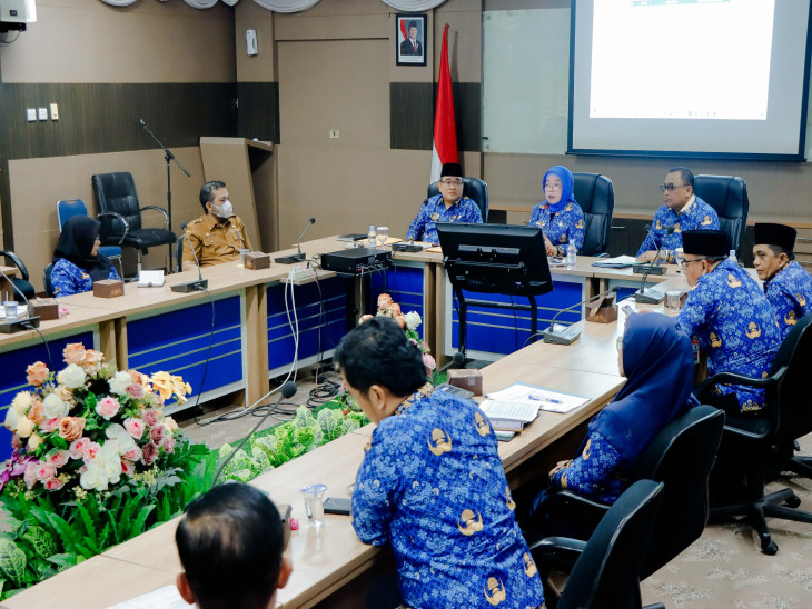 Pj Sekda Kampar Pimpin Rapat Persiapan Penyusunan Laporan Evaluasi Kinerja Pj Bupati Triwulan lV