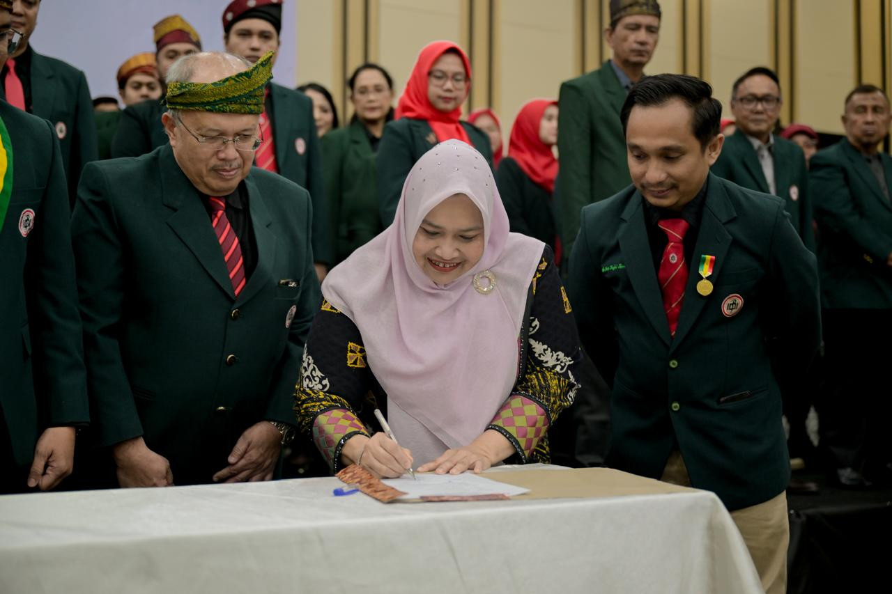 Lantik Pengurus IDI Bengkalis, Kasmarni: Keterbatasan Anggaran Bukan Alasan Turunkan Pelayanan
