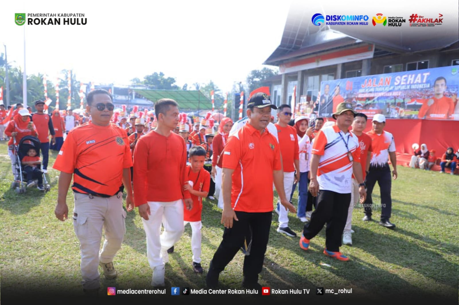 Semarak HUT ke-81 RI, Kecamatan Kepenuhan Hulu Gelar Pawai Jalan Sehat