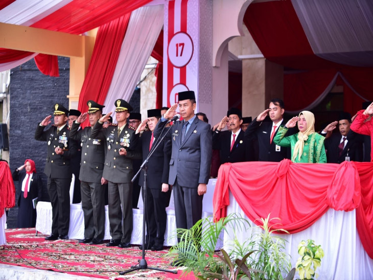 Upacara Bendera Peringatan HUT RI Ke-18 Tahun 2026 Dipimpin Bupati Kampar, Yuzar