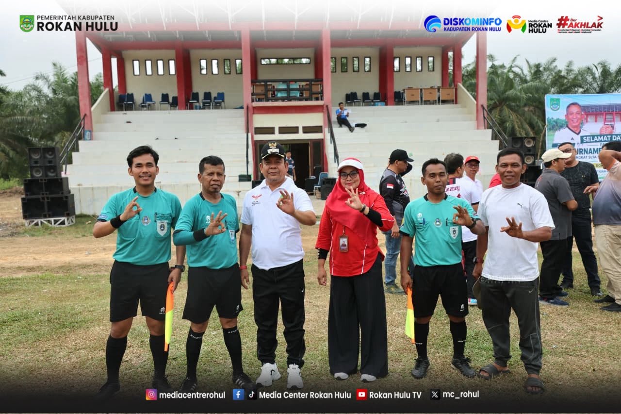 Wabup Rohul Buka Turnamen Sepak Bola Antar-SLTA
