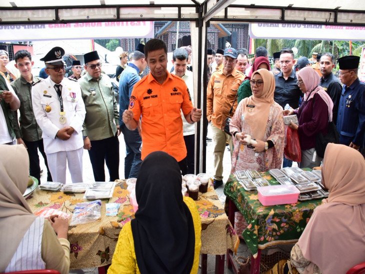 Hari 34 Tahun Perpindahan Desa, Bupati Kampar Ajak Masyarakat Jadikan Sejarah Kekuatan Pembangunan