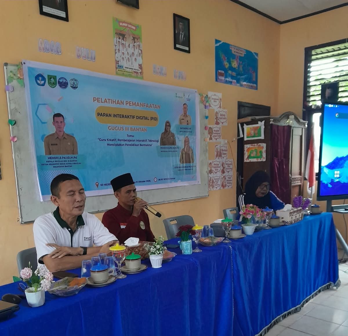 Tingkatkan Kompetensi Guru, Gugus III Bantan Gelar Pelatihan Papan Interaktif Digital di SDN 26