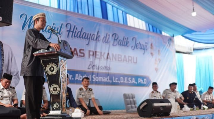 Ustadz Abdul Somad Gelorakan Semangat 1.900 WB Lapas Pekanbaru Lewat Tablig Akbar