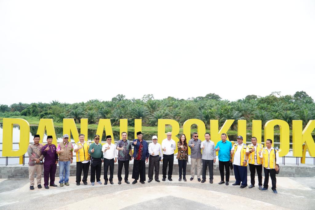 Pj Bupati Kampar Sambut Kunjungan 24 Anggota Komisi V DPR RI di Danau Bokuok