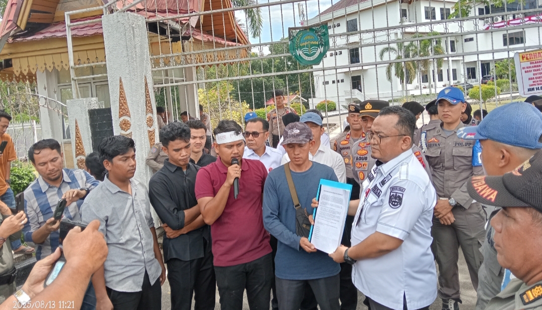 Warga Bangun Jaya Datangi Kantor Bupati, Sampaikan Aspirasi Terkait PT MAN