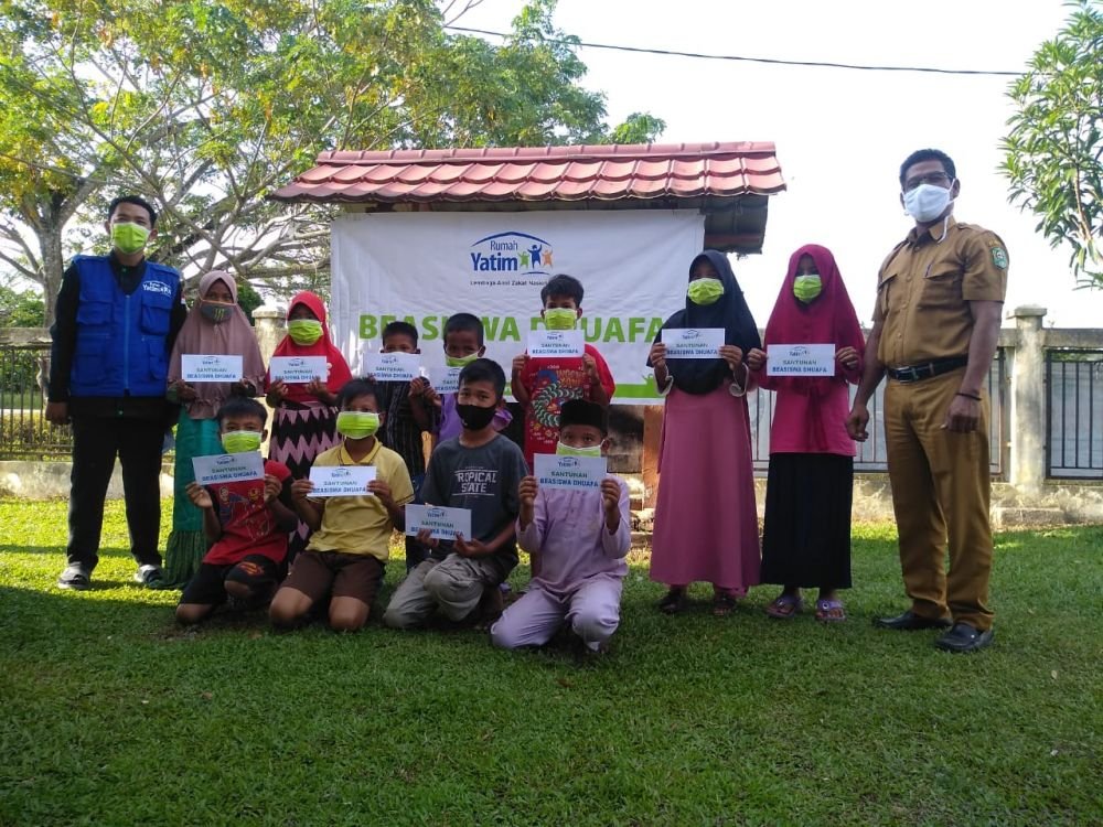 Alhamdulillah, Anak-anak di Dosan Riau Terima Bantuan Pendidikan