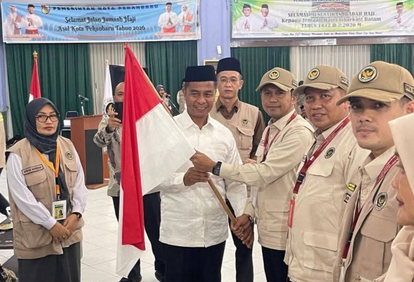 Jemaah Calon Haji Kloter V Embarkasi Batam Dilepas Bupati Kampar