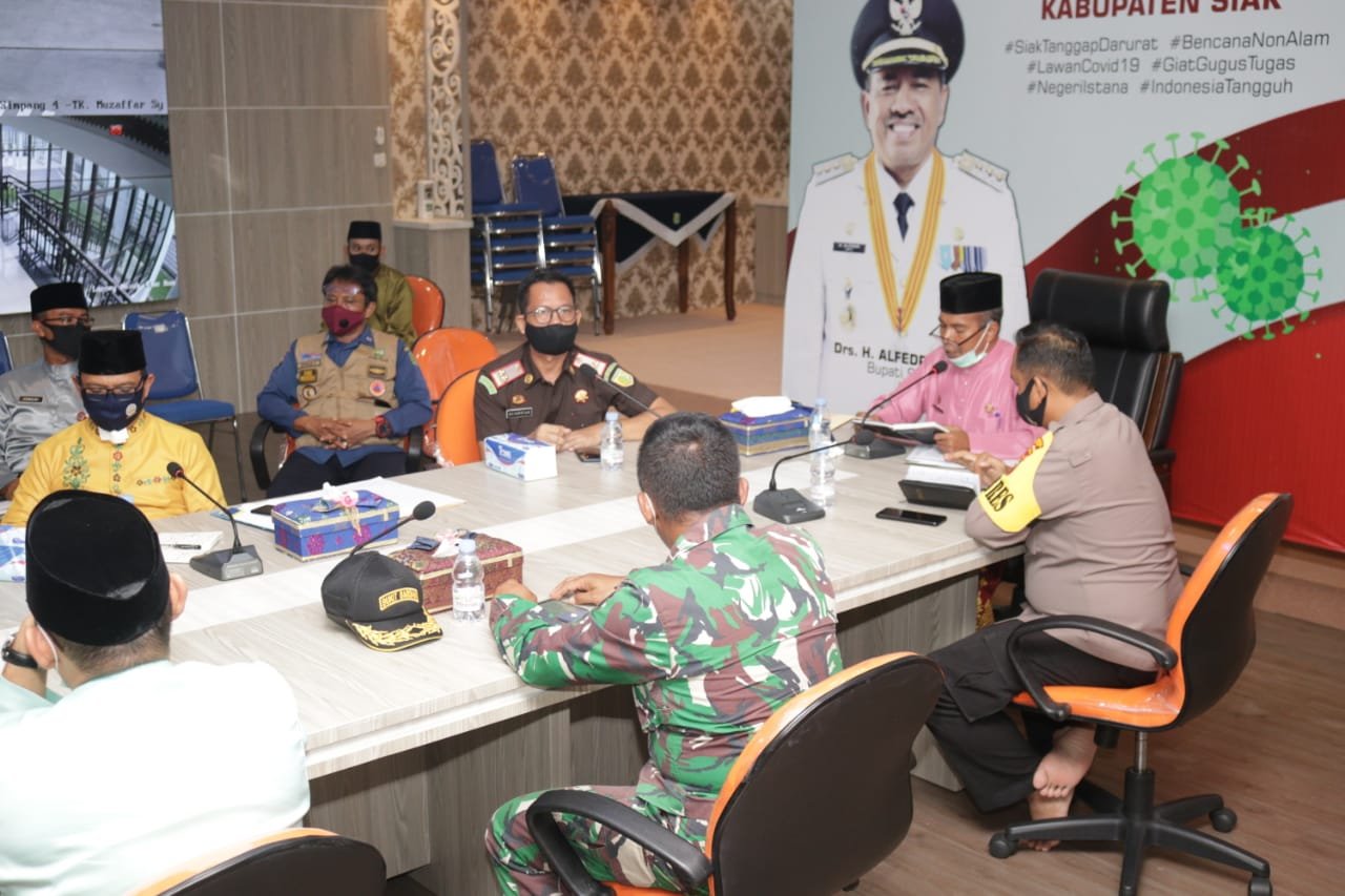 Sekda Siak Jamaluddin bersama Unsur Forkopimda Sampaikan Perkembangan Covid 19 Kepada Gubernur Riau
