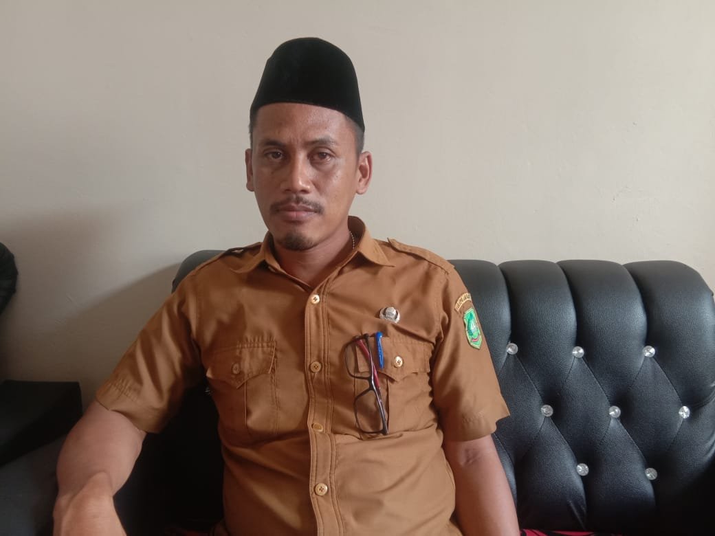 Masyarakat Desa Bandul Tolak Pembagian Sembako,Ini Jawaban Kasi Kensos Tasik Putri Puyu
