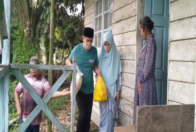 Wakil Ketua DPRD Siak Salurkan Bantuan ke Masyarakat di Empat Kecamatan