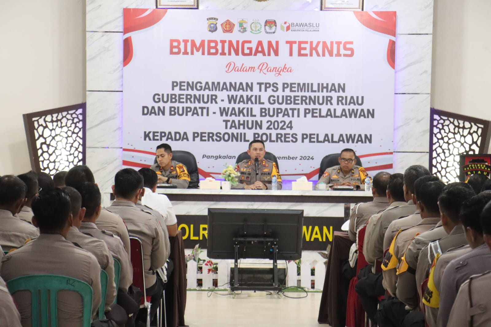 Begini Cara Polres Pelalawan Tingkatkan Kemampuan Personil Dalam Pengamanan TPS Pilkada 2024