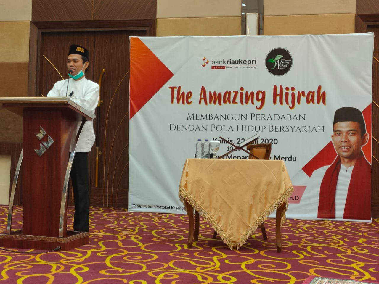 The Amazing Hijrah, Inilah Tausyiah UAS Di Bank Riau Kepri