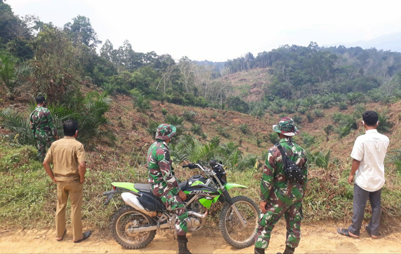 Ini yang Dilakukan Babinsa Koramil 08 /Tandun Bersama Satgas TMMD ke-110 Kodim 0313 KPR