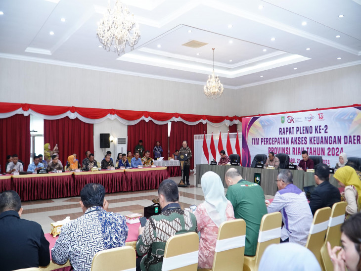 Wakili Pj Bupati, Plt Kabag Ekonomi Hadiri Rapat Pleno Ke 2 TPAKD Riau Tahun 2024