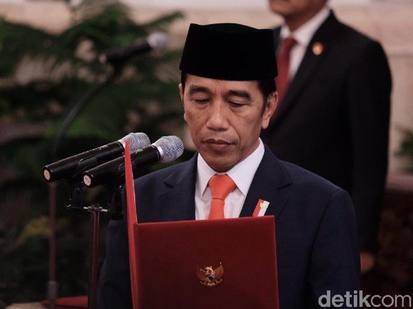 Jokowi Lantik 20 Dubes RI, Termasuk Waketum PBB