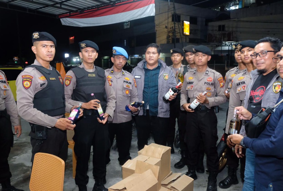 Operasi KRYD Menjelang Ramadhan, Polda Riau Berhasil Amankan 379 Botol Miras