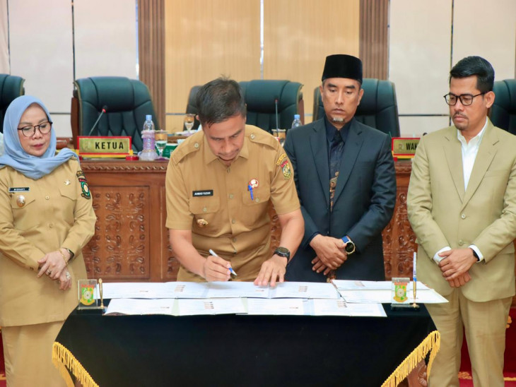DPRD Kampar Gelar Rapat Paripurna Penandatanganan Nota Kesepakatan MoU KUA PPAS Bersama Pemkab