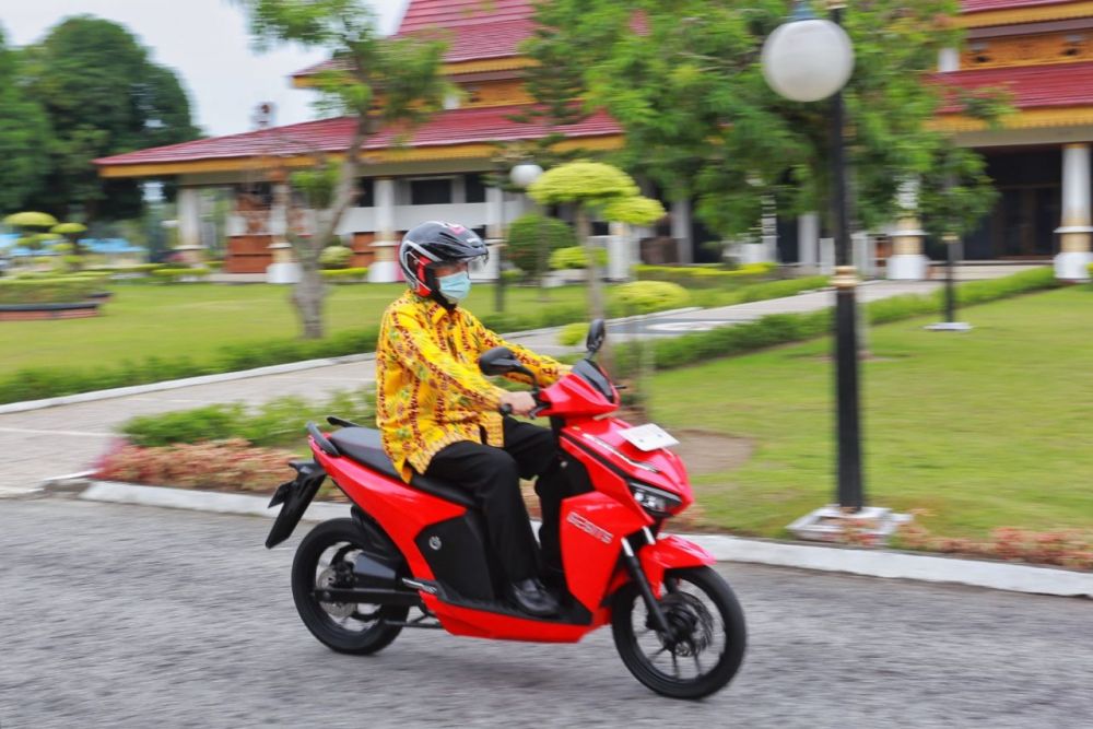 Gubri Uji Coba Sepeda Motor Listrik, Sepeda Motor Listrik Ramah Lingkungan