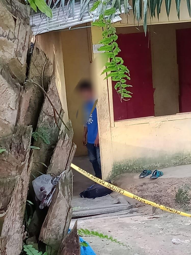 Heboh. Seorang Mayat Laki - Laki Ditemukan Posisi Gantung Diri Di Tualang