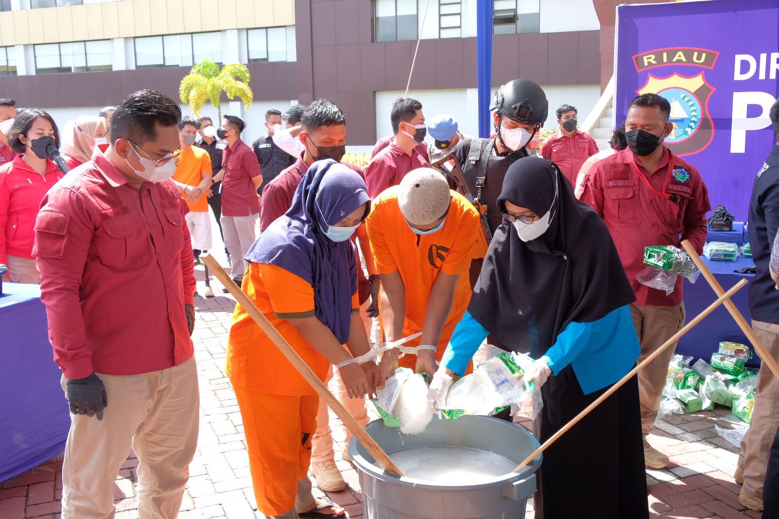 86 Kg lebih Narkotika Jenis Sabu, Dimusnahkan Polda Riau Dari Tangkapan 6 Tersangka