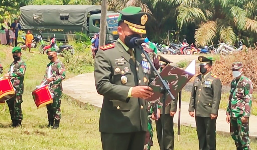 Dandim 0313/KPR Melayat di Rumah Duka Serma Sunardi