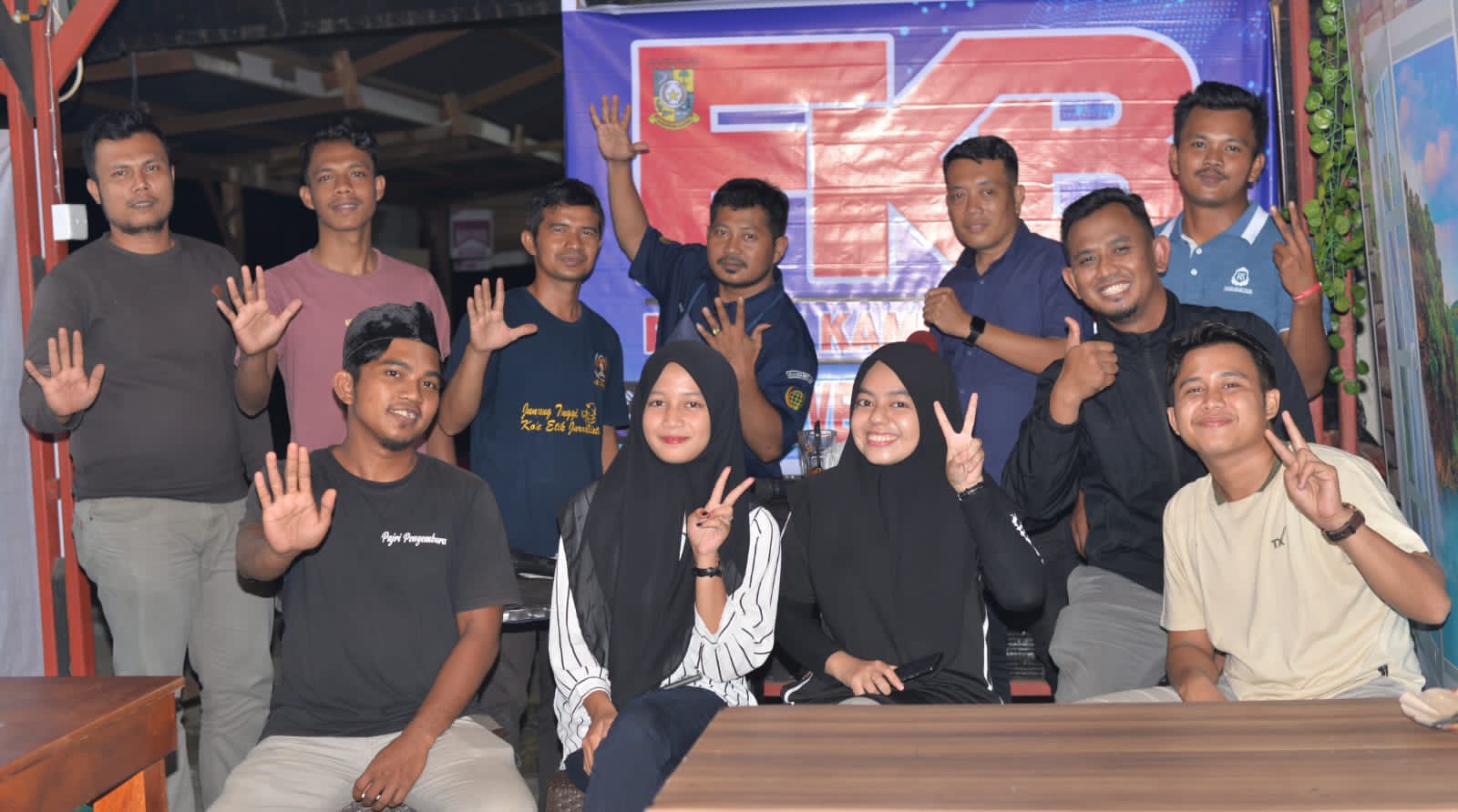 Live Perdana di Rama FM, FKB Hadirkan Kades Pulau Terap