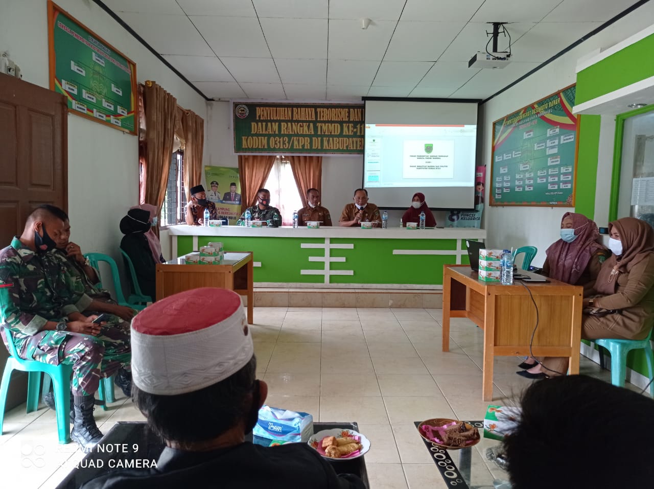 Cegah Bahaya Radikalisme dan Terorisme, Personel Satgas TMMD Sosialisasi Kepada Masyarakat