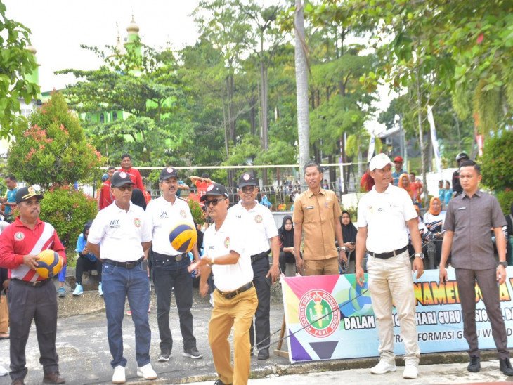 Pertandingan Bola Voli Dilaksanakan, Peringati HUT PGRI Kabupaten Kampar