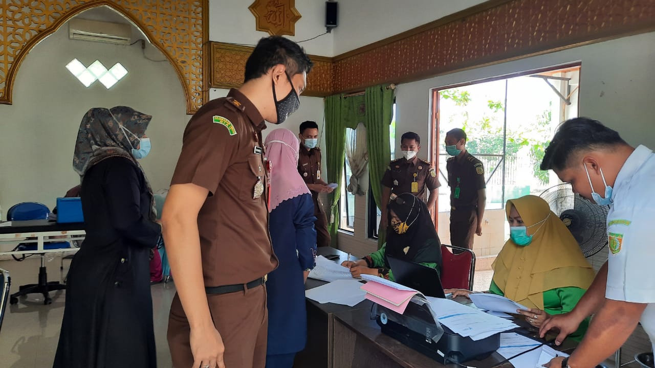 Kejari Kampar Laksanakan Vaksin Tahap II