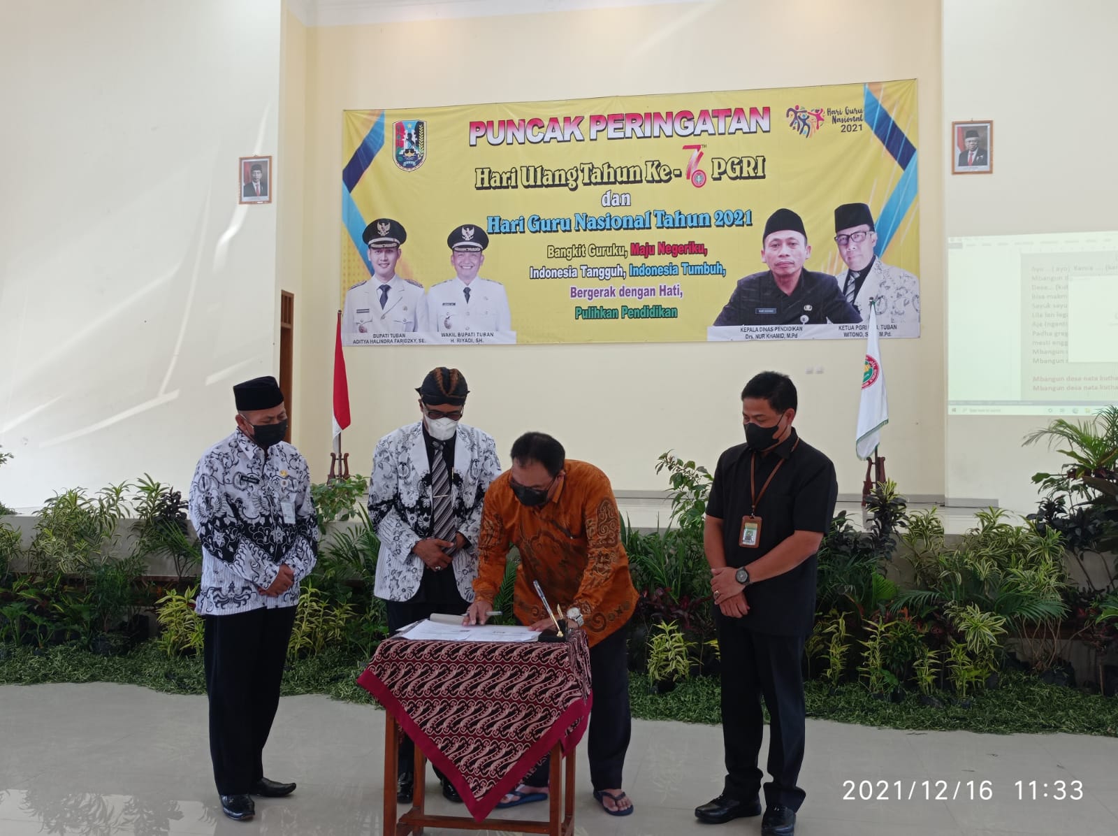 Kejari Tuban MoU Pendampingan dengan PGRI, Sekaligus Peringati Hut PGRI dan HGN