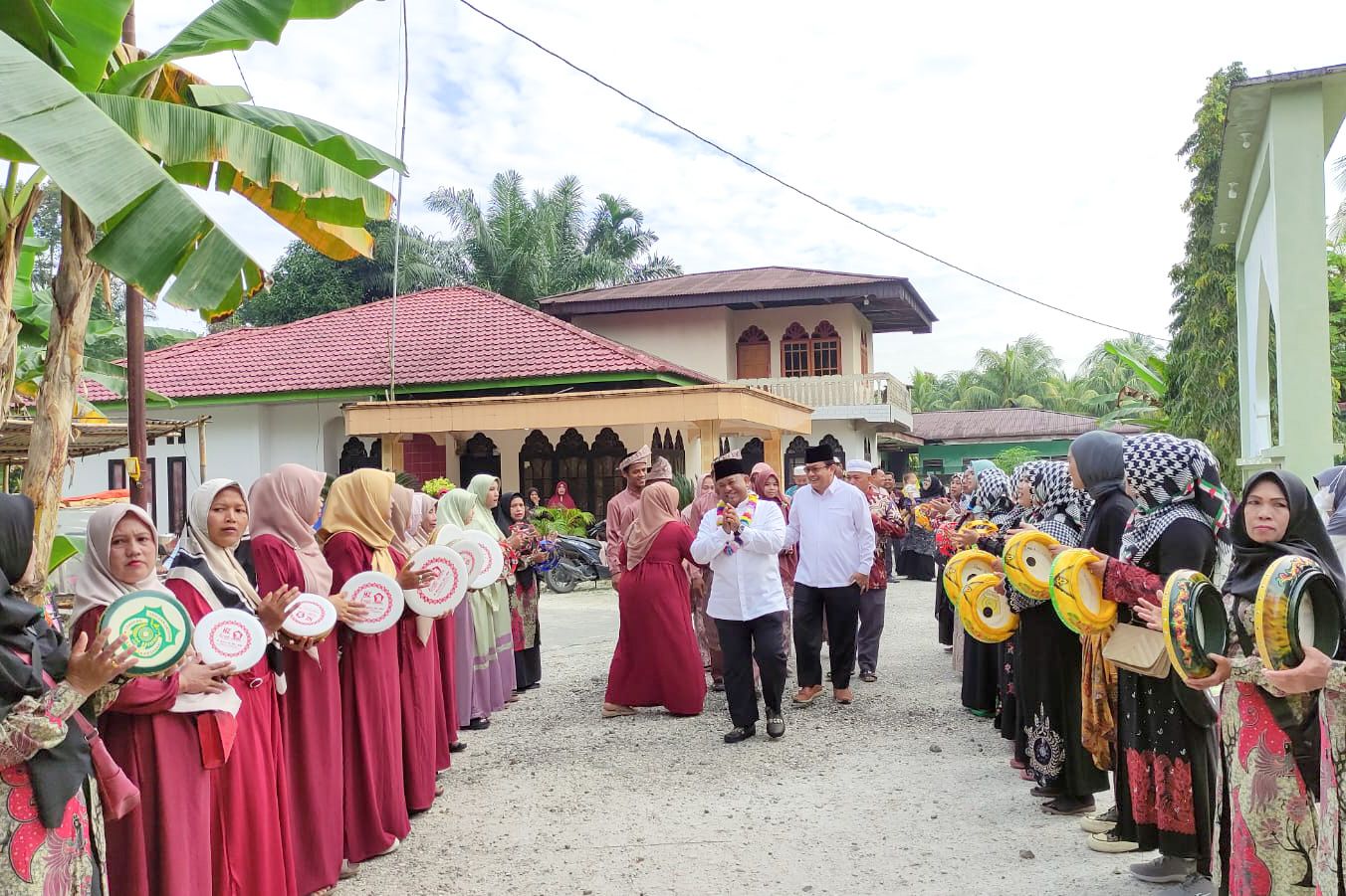 Pawai Taaruf Ke 8 Sambut Ramadhan 1445 H, Dilepas Pj Sekda Kampar