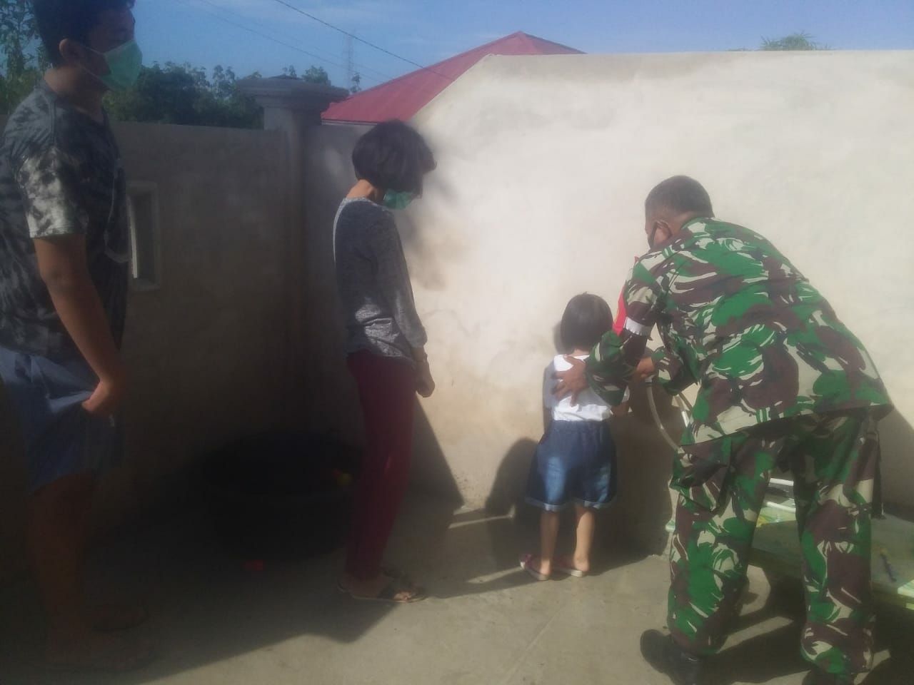 Kodim 0313/Kpr, Melalui Koramil 07/Kampar Bantu Anak Sekolah Kurang Mampu belajar Secara Daring