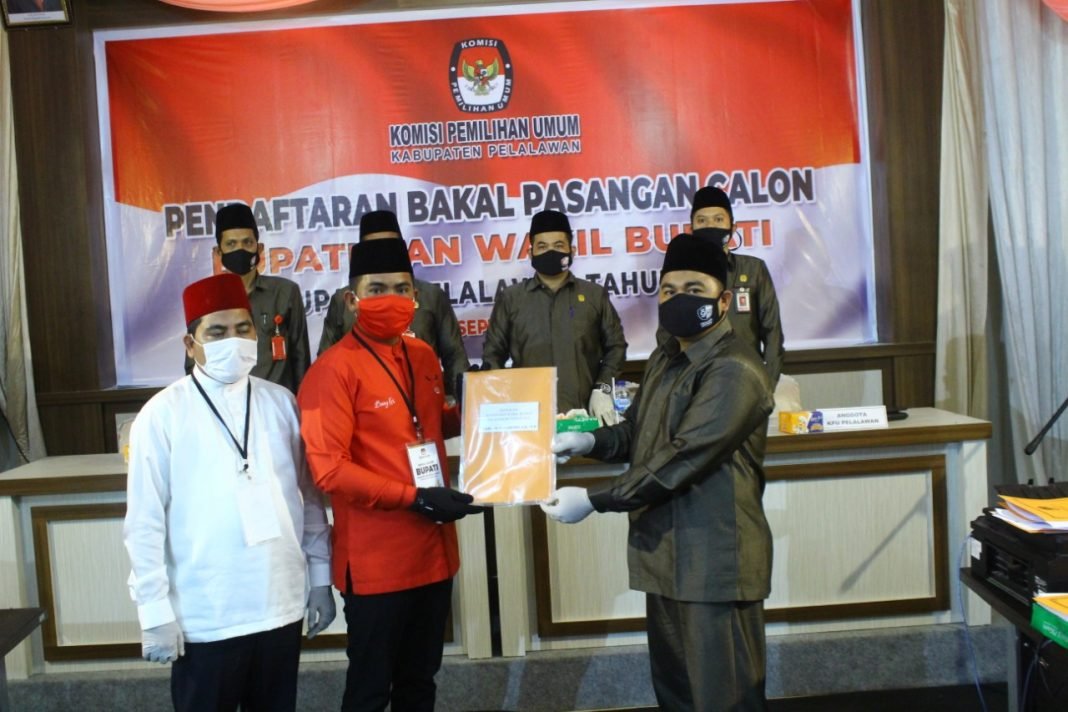 Setelah Dekralasi,Zukri-Nasar Beserta Simpatisan Mendaftar ke KPU