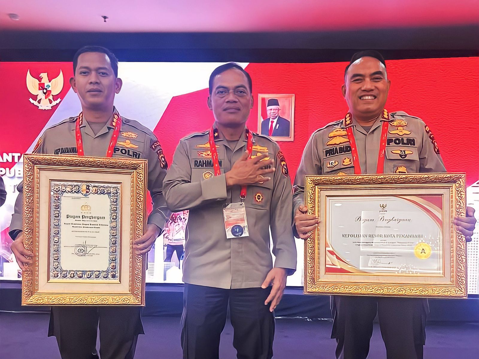 Kombes.Pol. Asep Darmawan, S.H., S.I.K Terima Penghargaan Dari Pemerintah Republik Indonesia