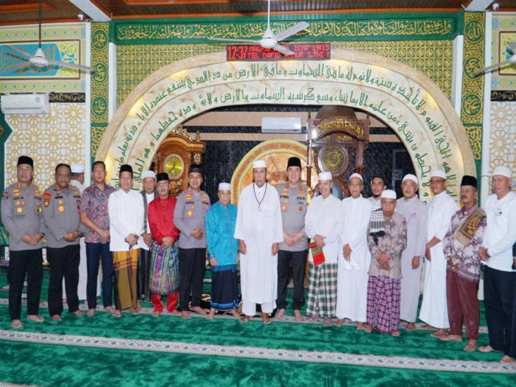 Kapolda Riau Didampingi Pj Bupati Kampar, Gelar Jumat Curhat Bersama Warga