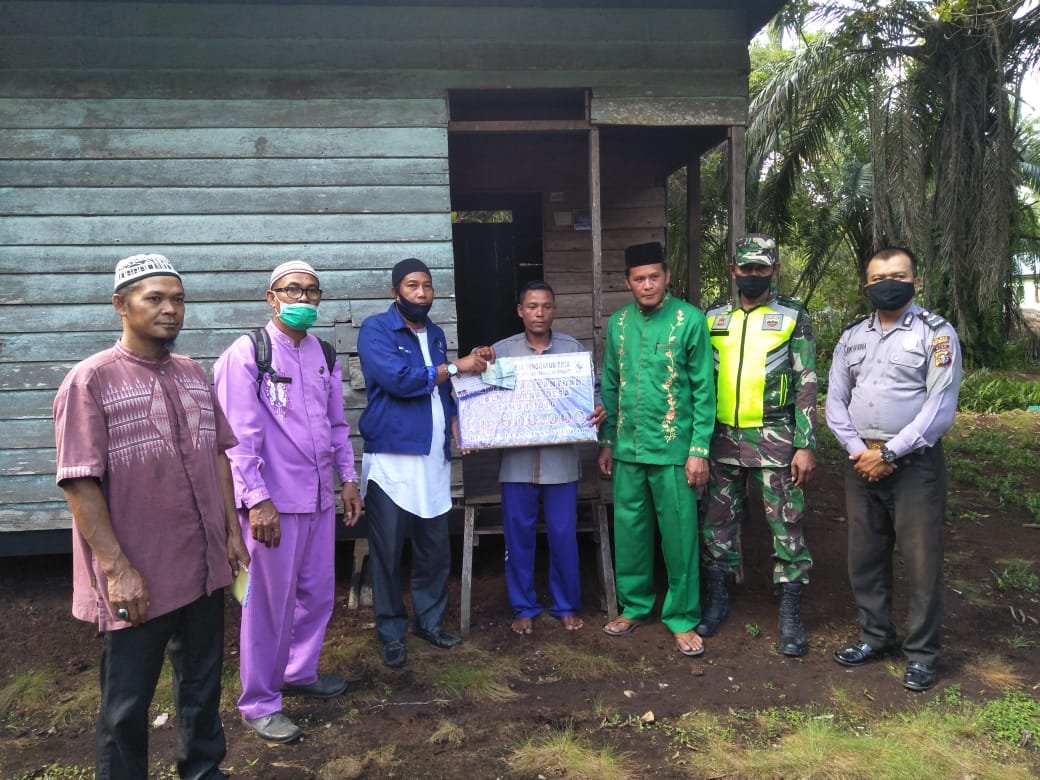 Pemerintah Desa Tenggayun Raya Serahkan BLT-DD Untuk Masyarakat