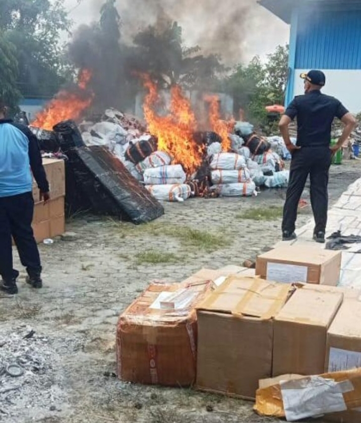 Bea Cukai Pekanbaru dan Dumai Melakukan Pemusnahan Bersama BMMN