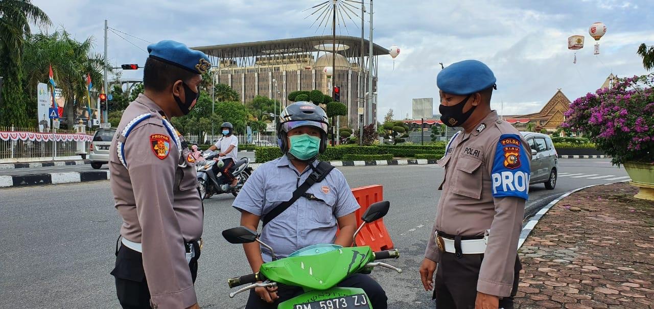 Propam Polda Riau Lakukan Penertiban Personil Tindaklanjut Tentang Percepatan Penanganan Covid-19.