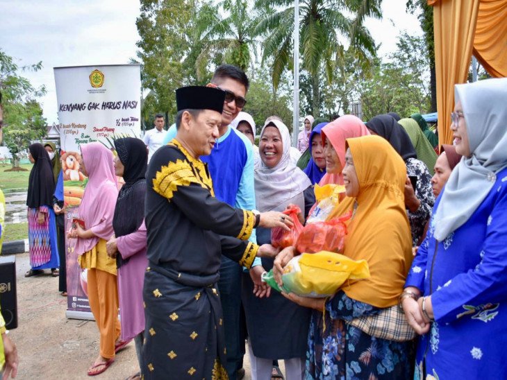Bentuk Kepedulian Pemkab Kampar Kepada Masyarakat, Pasar Murah Bersubsidi di Operasikan