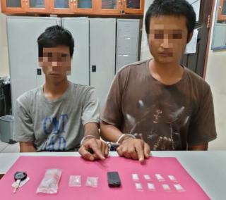 Tim Ojo Loyo Polres Kampar Ciduk 2 Pengedar Shabu, BB Sembunyikan di Bawah Pohon Pisang