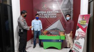 Sat Reskrim Polres Siak  Amankan 2 Pelaku Main Judi Tembak Ikan Dan Himbau Warga Ikuti Protokol Kese