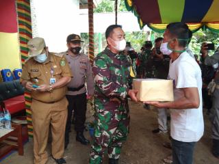 Masyarakat Melimpah Ruah, Saat Waaster Kasad Tinjau TMMD Ke-110 Disasaran Semenisasi Jalan