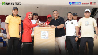 Meriahkan HUT RI Ke-81 Tingkat Kec.Rambah, Bupati Anton Lepas Jalan Santai di Taman Kota Pasir Penga