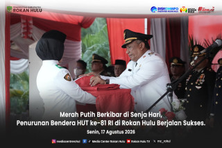 Merah Putih Berkibar di Senja Hari, Penurunan Bendera HUT ke-81 RI di Rokan Hulu Berjalan Sukses