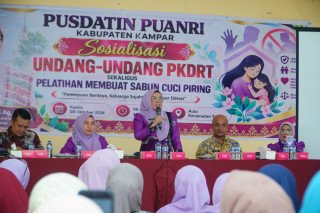 Sosialisasi UU PKDRT dan Pelatihan Pembuatan Sabun Cuci Piring Dibuka Wabup Kampar di Tapung