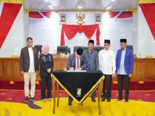 Pj Bupati Kampar Hadiri Rapat Paripurna DPRD Penetapan Propemperda Tahun 2024
