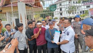 Warga Bangun Jaya Datangi Kantor Bupati, Sampaikan Aspirasi Terkait PT MAN